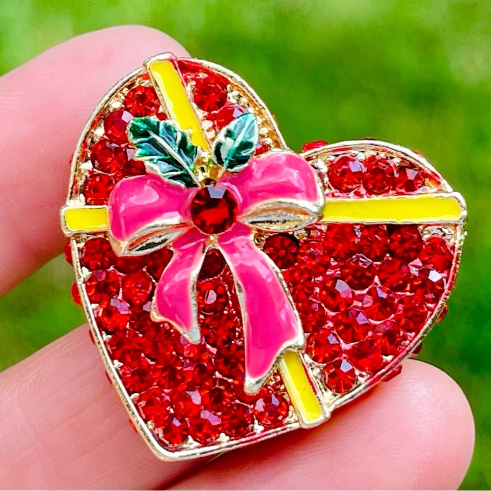 🔥2/$20 Heart Brooch Heart Pin Gift for her